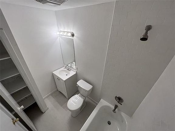 5th image of 807 Bourbon St APT 2