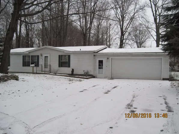 8450 Grant St, Montague, MI 49437