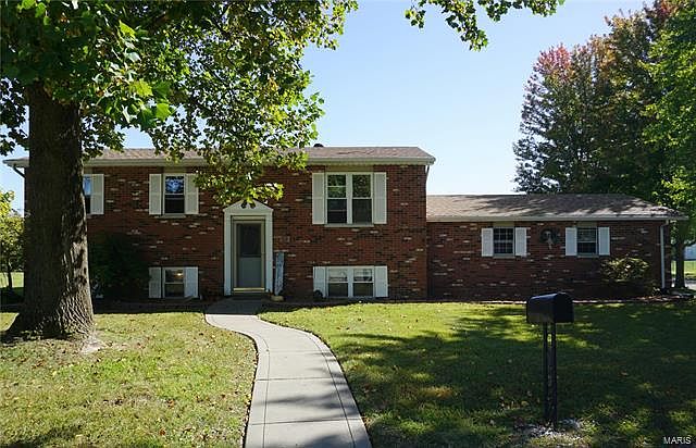 1st image of 13 Nassau Dr