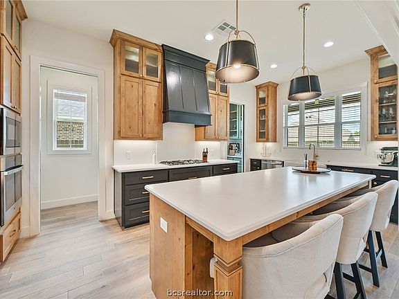 3rd image of 5023 Grayson Way