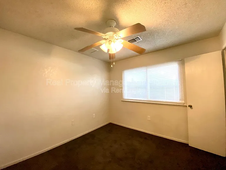 4619 E Indianapolis Ave — Photo 13