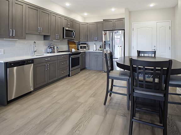 3rd image of 568 Lorne St #205