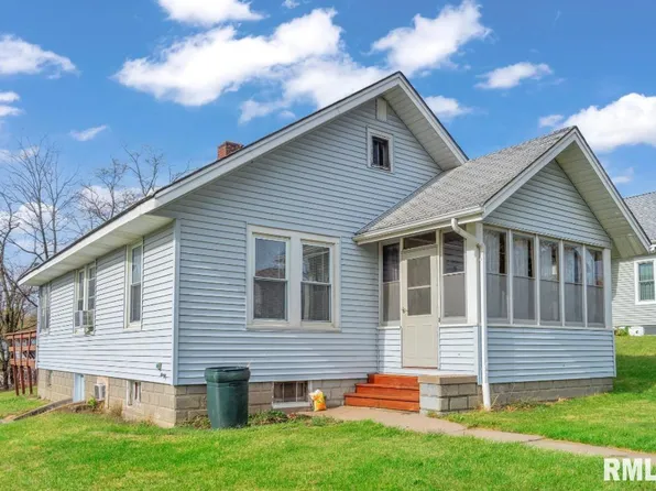 1008 3rd St, Orion, IL 61273
