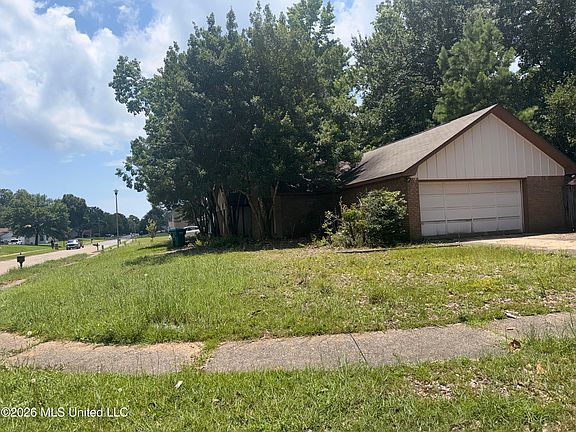 2nd image of 145 Linnet Dr