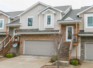 1070 Twilight Dr, North Liberty, IA 52317