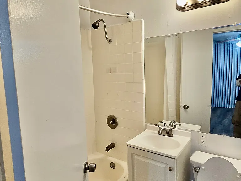Vista Garden Apartments — Photo 12