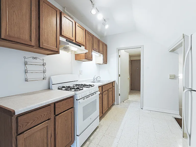 1745 E St #3 — Photo 18