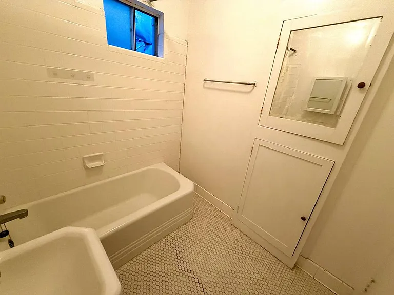 2409 College Ave — Photo 50