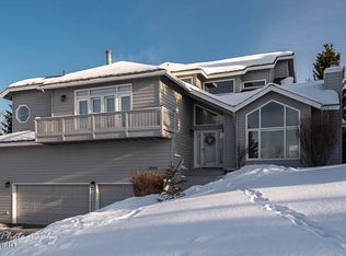 18431 Kittiwake Cir, Anchorage, AK 99516