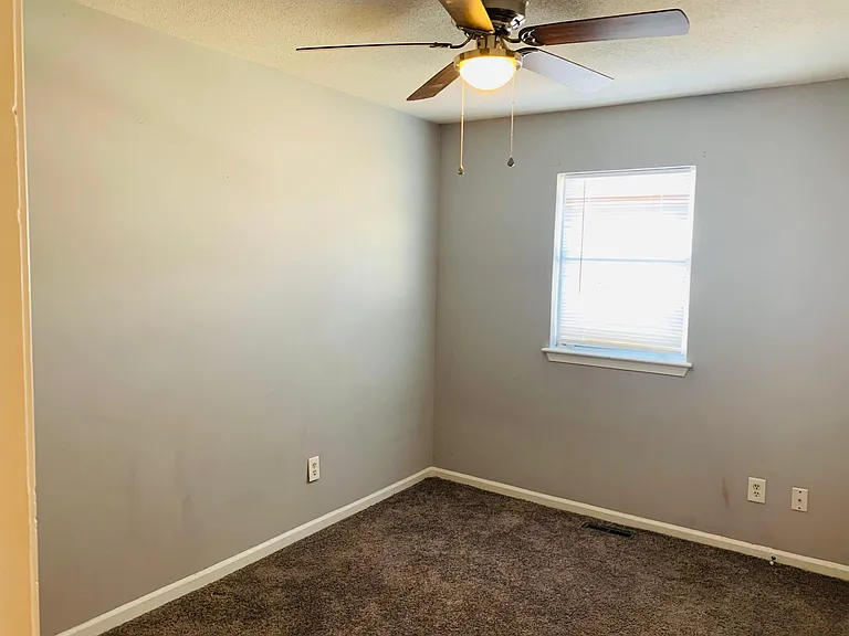 1404 Wendfield Dr — Photo 23