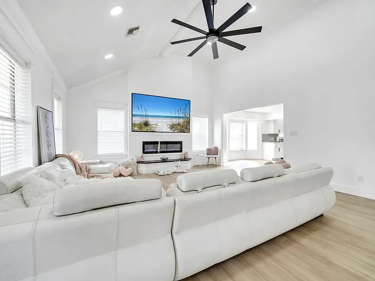 1207 Quail Wood Dr — Photo 6
