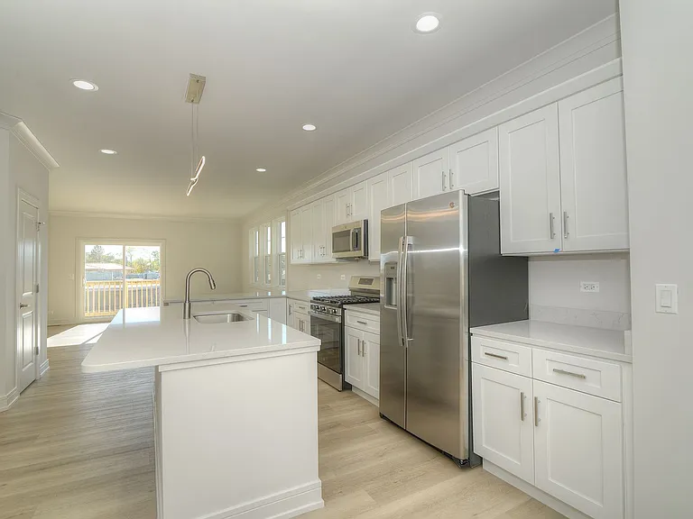 214 N Walnut St — Photo 31