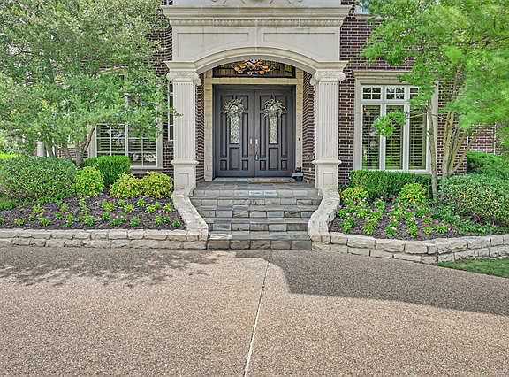 3rd image of 2806 Katherine Ct