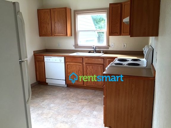 5th image of 170 S Davis St