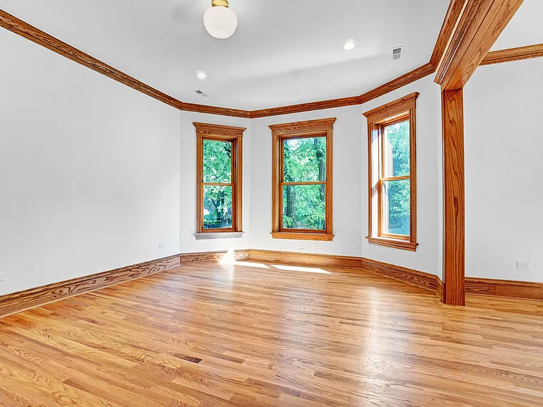 1233 N Hoyne Ave #1 — Photo 17