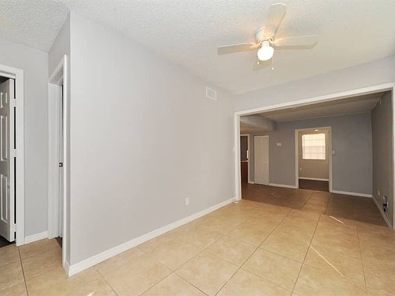 5th image of 3112 W Sligh Ave