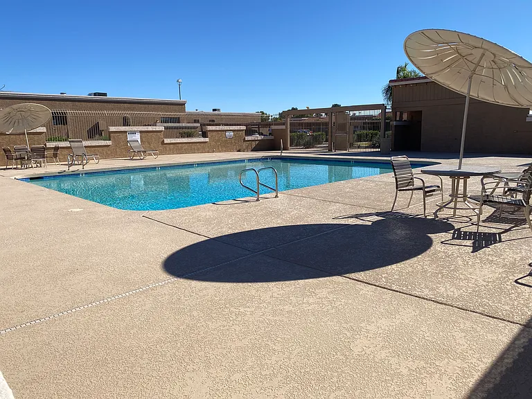 502 W Tonopah Dr #6 — Photo 4
