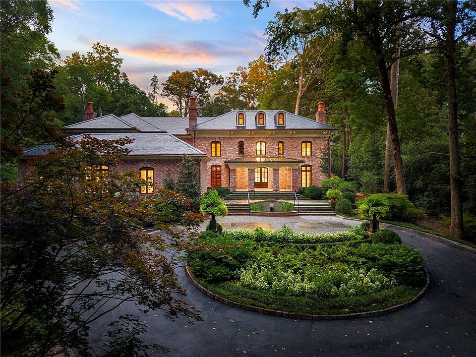 1st image of 35 Valley Rd NW