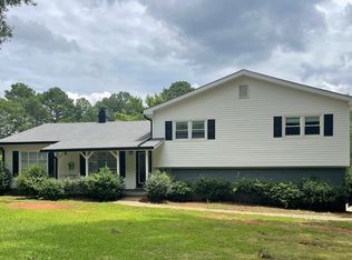 1372 Bennett Rd, Grayson, GA 30017