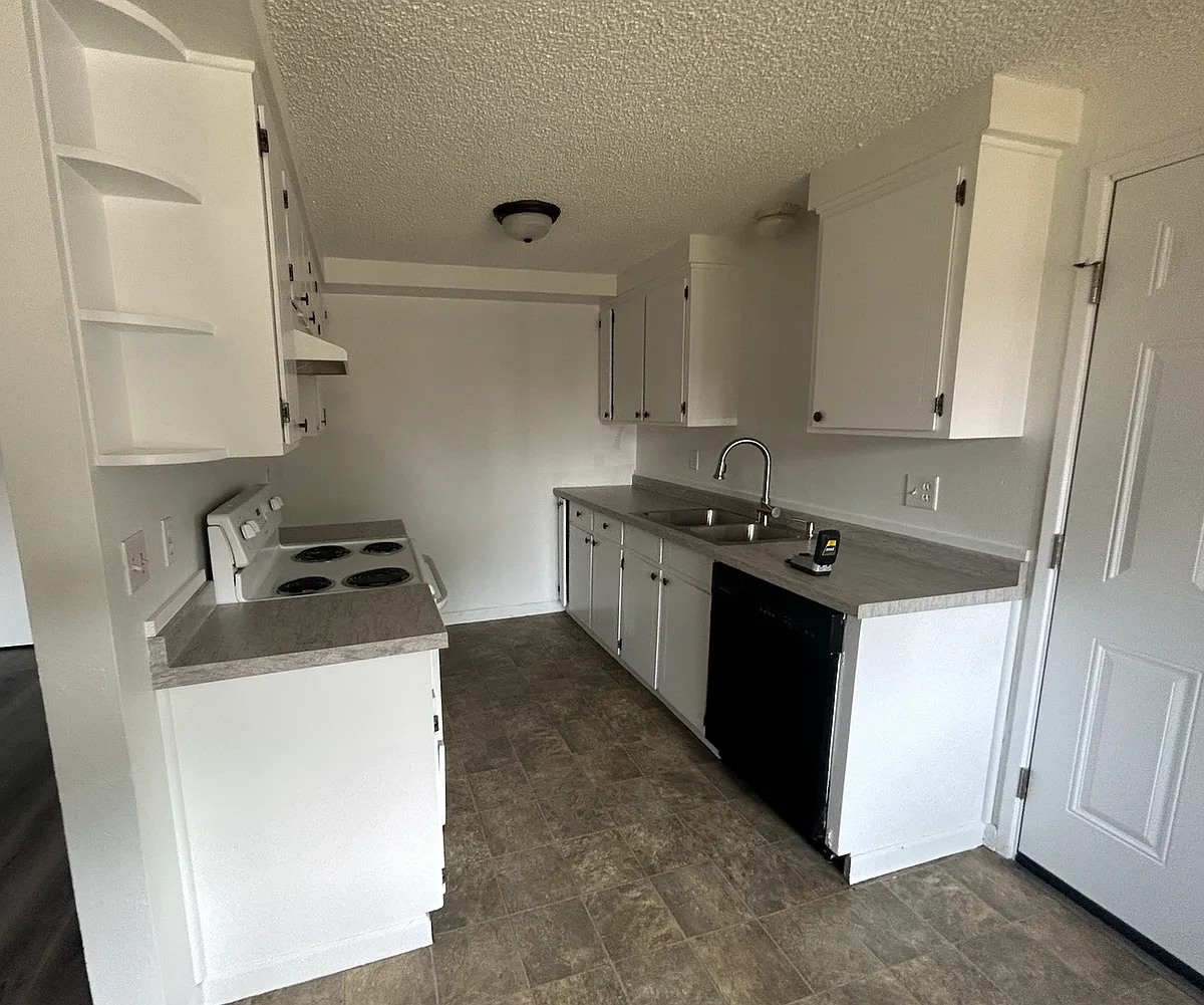 Building Photo - 568 Cinderella Loop