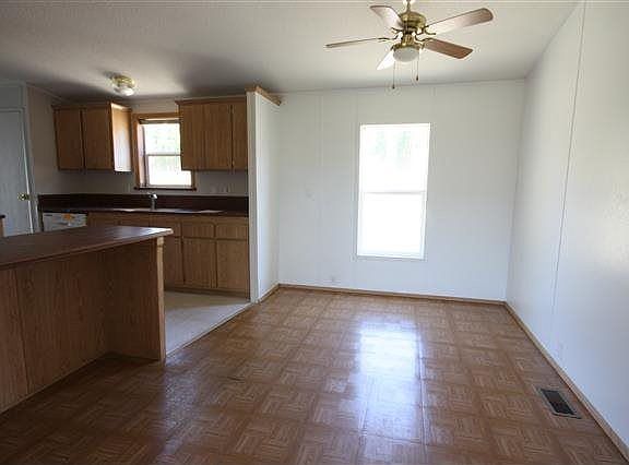 4th image of 4042 Bluecrest Dr