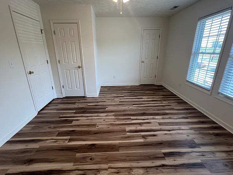 1046 Bridge Ave — Photo 28