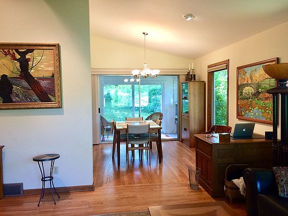 Dining room/ small sun porch