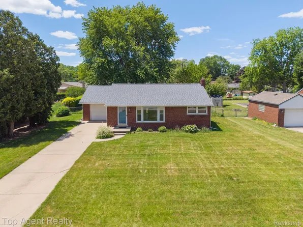 36365 Briarcliff Rd, Sterling Heights, MI 48312