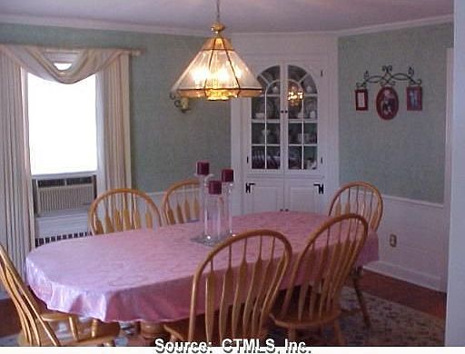 Dining Room w/2 corner hutches