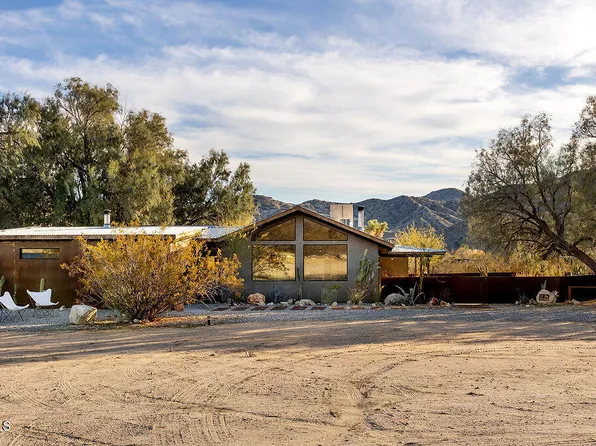 9427 T Circle Dr, Morongo Valley, CA 92256