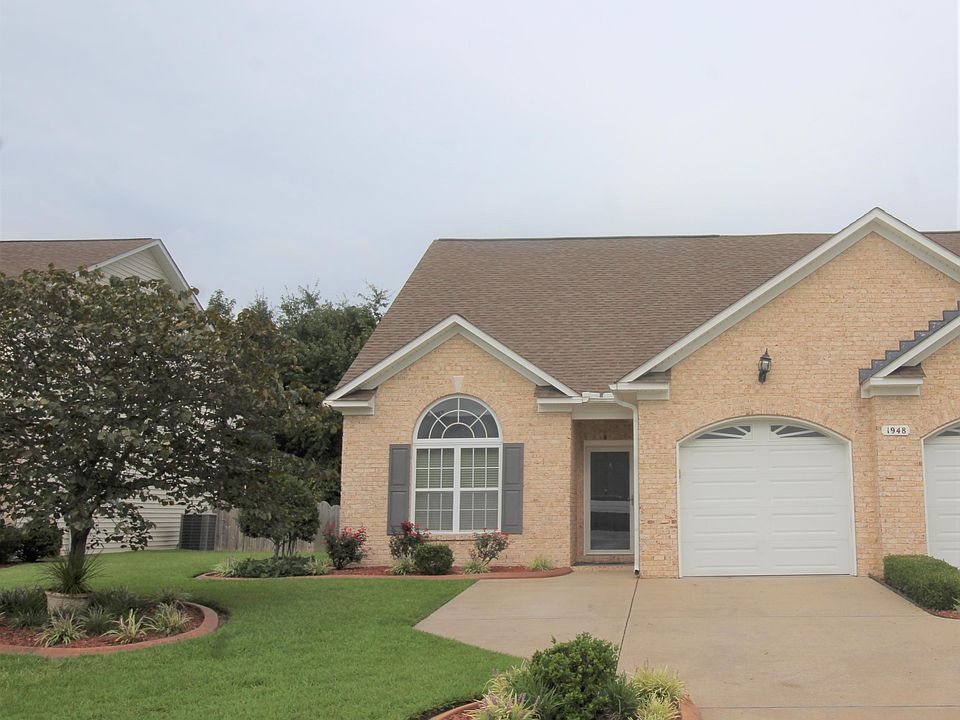 1st image of 1948 A Cambria Dr