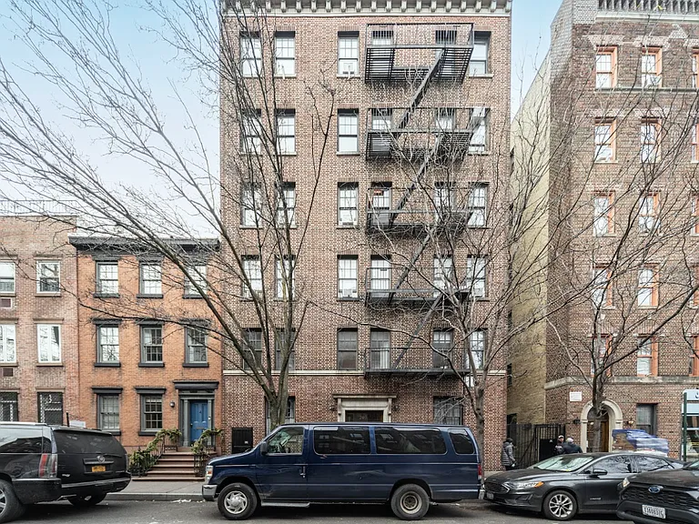 207 W 11th St #1C — Photo 11