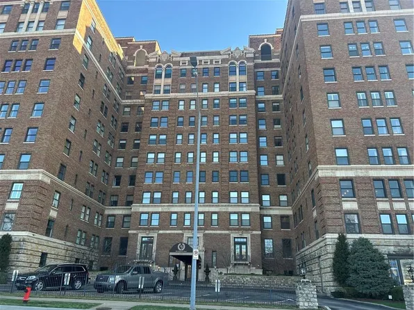 229 Ward Pkwy APT 603B, Kansas City, MO 64112