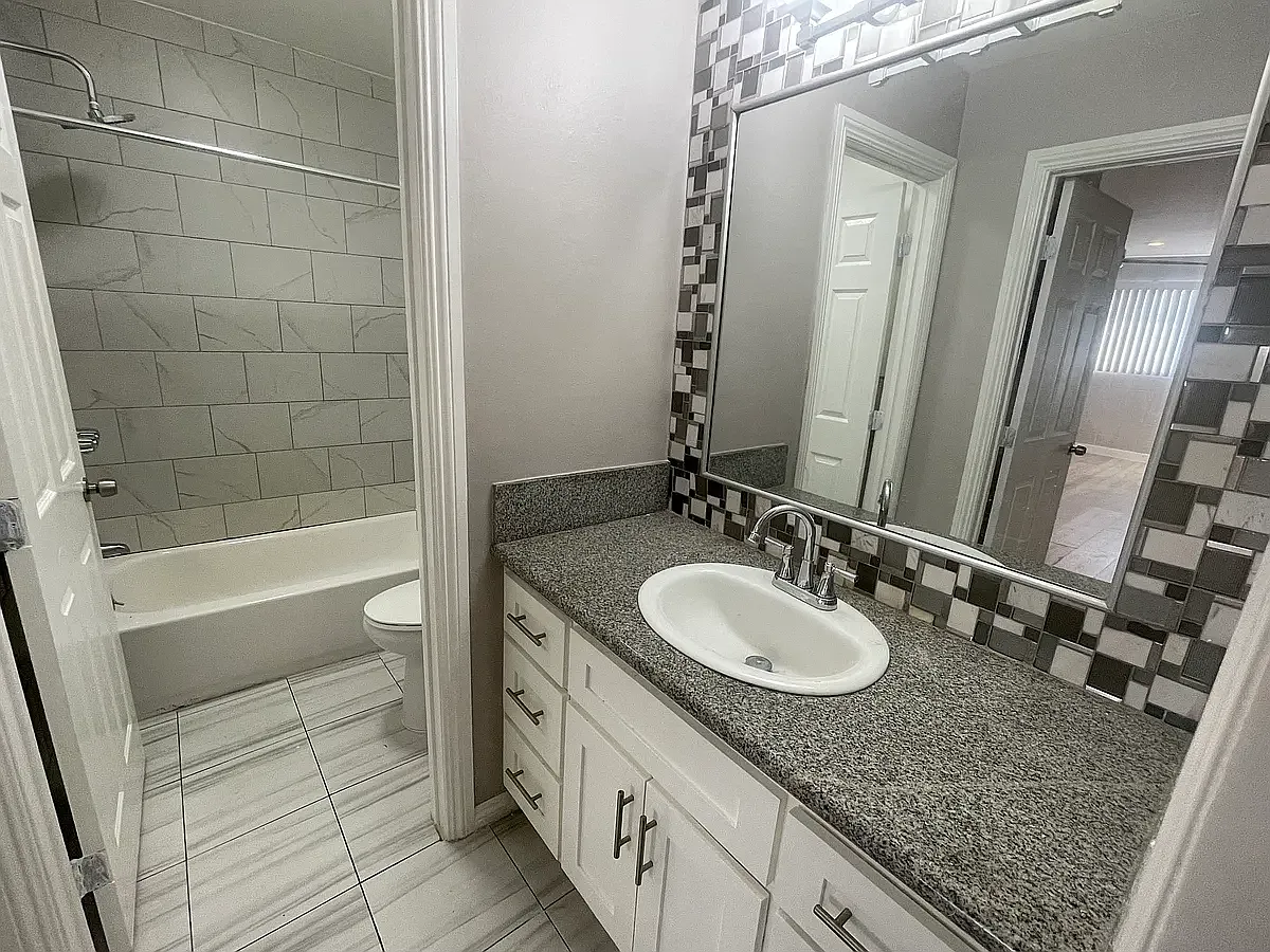 1 bed, 650 sqft, $1,800 — Photo 3