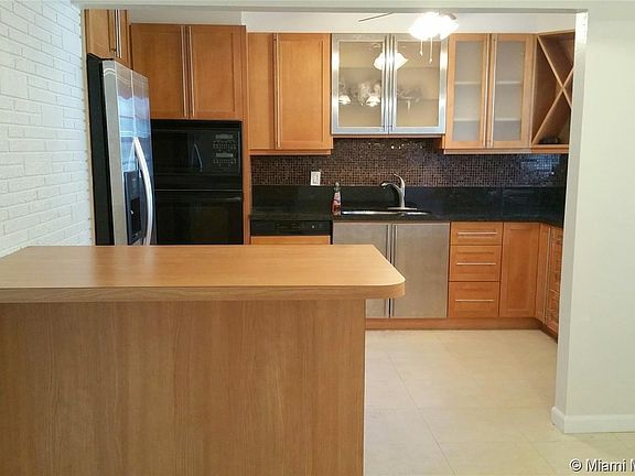 5th image of 610 E Campus Cir #1