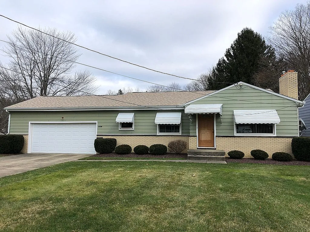 1136 Runge Ave photo 1