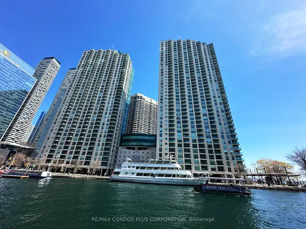 77 Harbour Sq #3005, Toronto, ON M5J 2S2