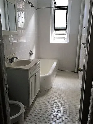 Rented by Dynamik Realty | media 11