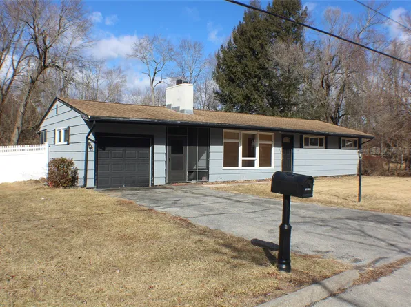 8 Norah Lane, Hyde Park, NY 12538