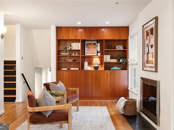 5th image of 176 E Parkwood Rd