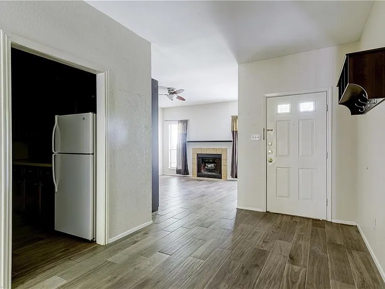 4406 Avenue A #3 — Photo 9
