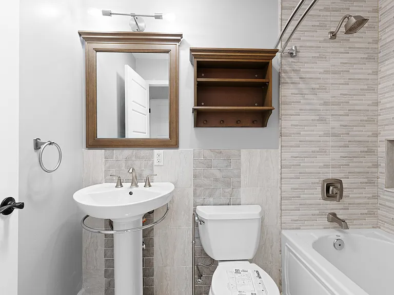 40 E Oakdene Ave #B — Photo 30