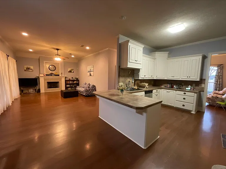 151 Bradfield Rd — Photo 2