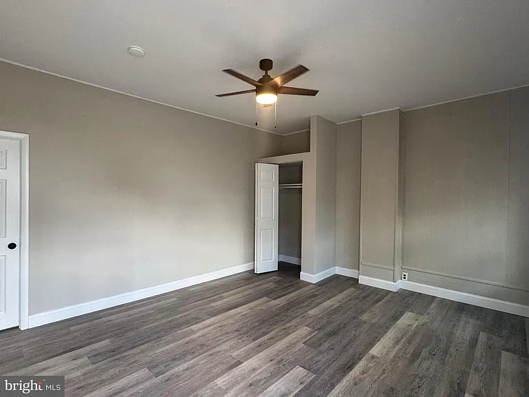 694 N Delaware St — Photo 2