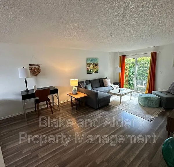 5934 SW 30th Ave — Photo 7