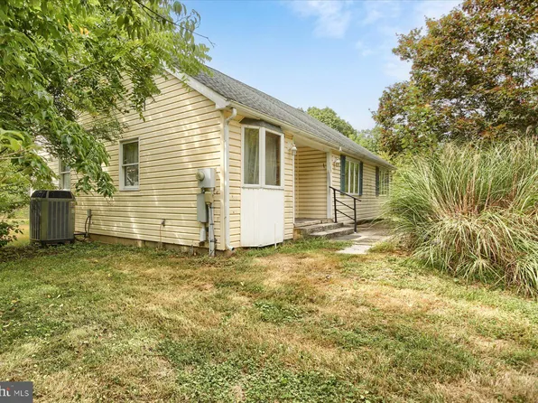 100 Cold Springs Rd, Carlisle, PA 17015