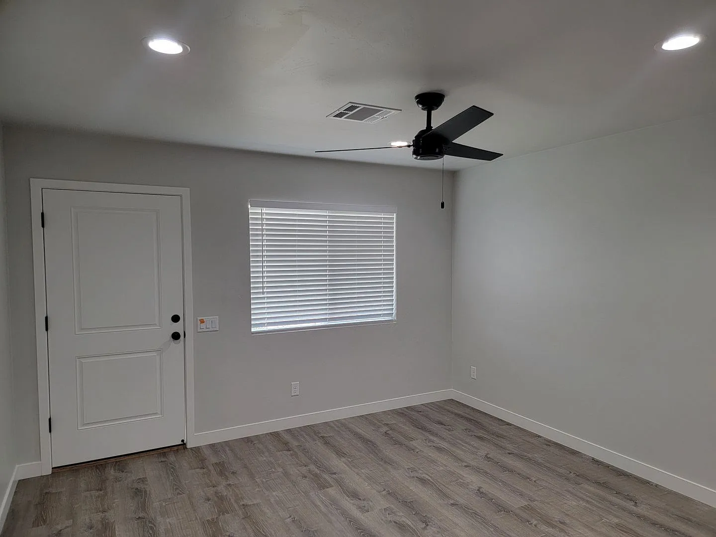 871 Baseline Dr "O" — Photo 2