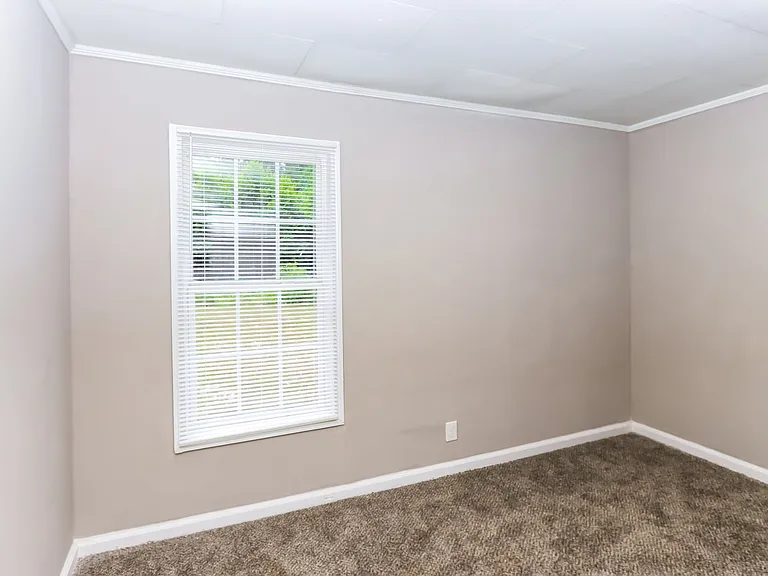 1194186_026_bedroom_12987890.jpg