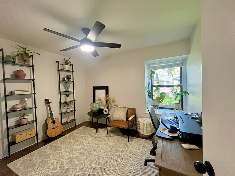 2107 Falcon Hill Dr — Photo 10