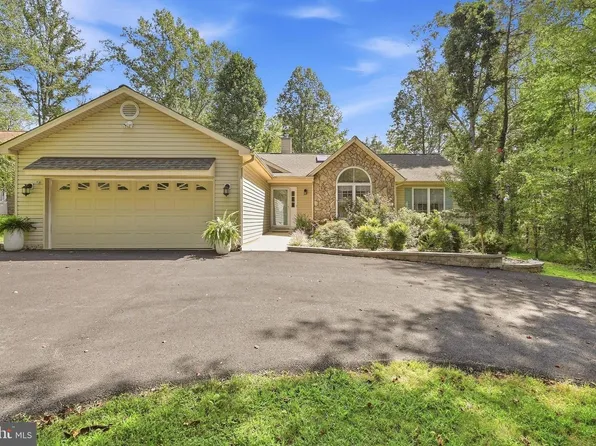323 Stratford Cir, Locust Grove, VA 22508